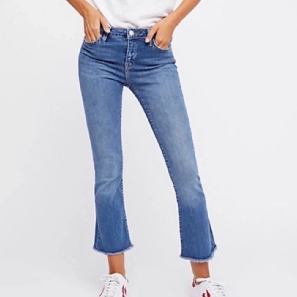 Free People Fringe Crop Jeans Medium Wash Size 31 Cropped Raw Hem Straight Leg